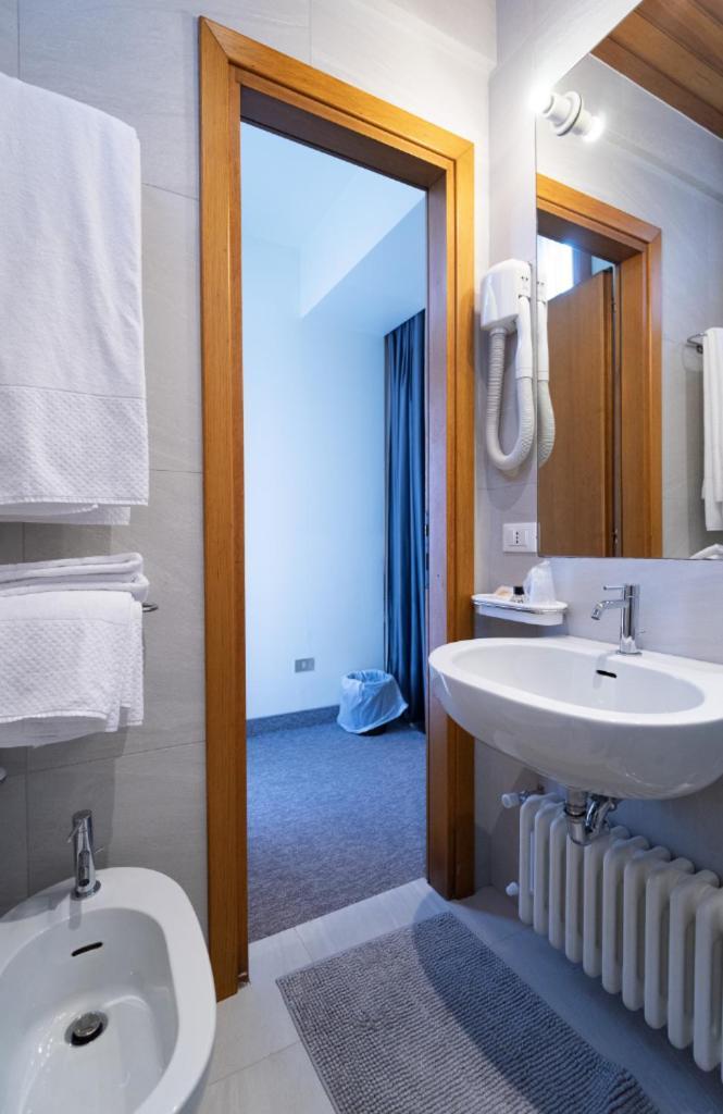 Albergo Sorriso Darfo Boario Terme Екстер'єр фото
